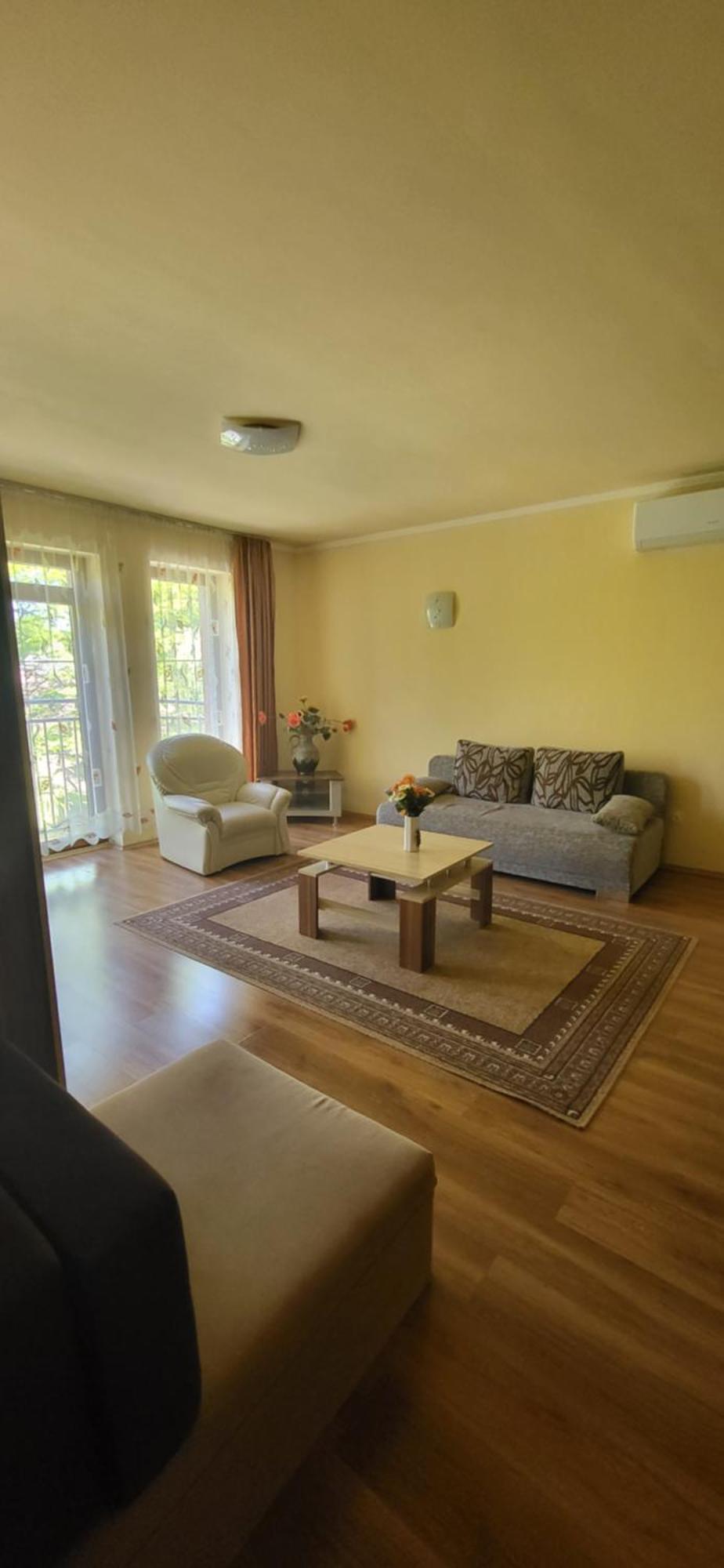 Bastya Apartmanhaz Sárvár Rom bilde