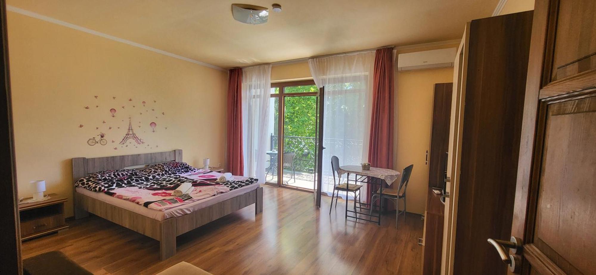Bastya Apartmanhaz Sárvár Rom bilde