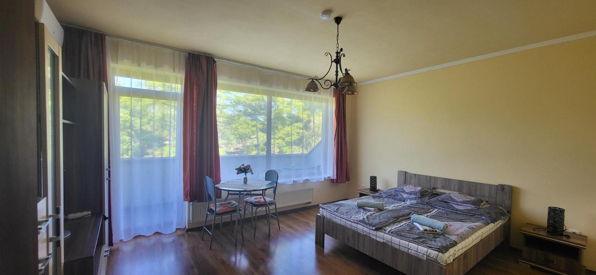 Bastya Apartmanhaz Sárvár Rom bilde